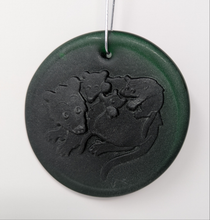Load image into Gallery viewer, 4" Frosted Malachite Possum Blenko Suncatcher