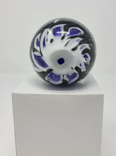 Load image into Gallery viewer, Cameo Paperweight "Aerial Horses"