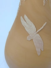 Load image into Gallery viewer, Cameo Vase "Fabulous Ferns"