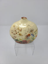 Load image into Gallery viewer, Small Bottle