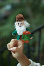 Load image into Gallery viewer, Leonardo Da Vinci Finger Puppet
