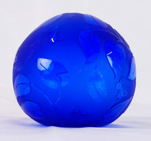 Load image into Gallery viewer, Kelsey Murphy (Ohio/West Virginia, 20th/21st c.), &quot;Simple Spring,&quot; 6 inch diameter paperweight
