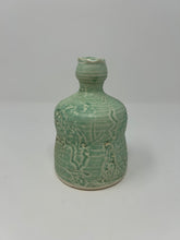 Load image into Gallery viewer, "Pea" Bud Vase
