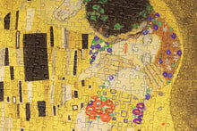 Load image into Gallery viewer, Puzzle - Gustav Klimt - Kiss
